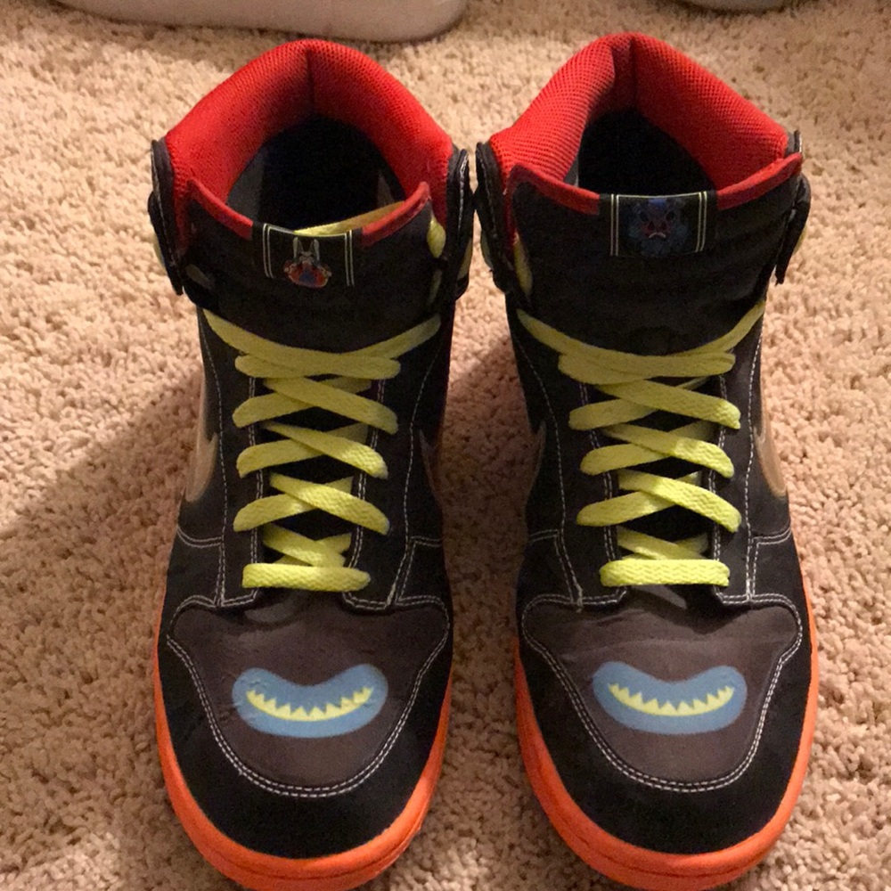 Nike SB Dunk High with cassette playa Sneakers